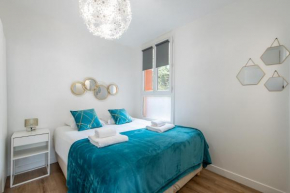 Spacious and bright 2-bedroom large apartment very close to Paris - near metro